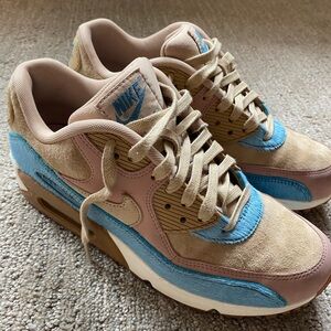 Nike Air Max 90 embossed fur pony size 8 womens